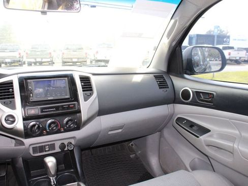 Used 2015 Toyota Tacoma TRD Pro w/ TRD Sport Package image 12