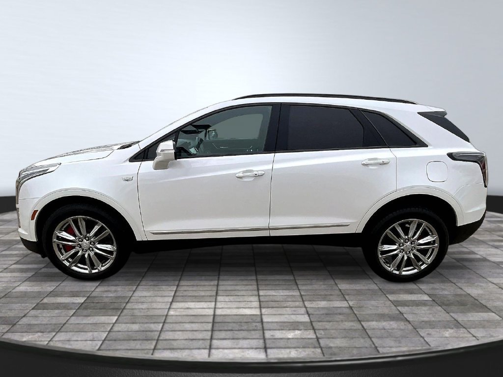 Used 2022 Cadillac XT5 Sportv w/ LPO, Floor Liner Package AWD/4WD image 4