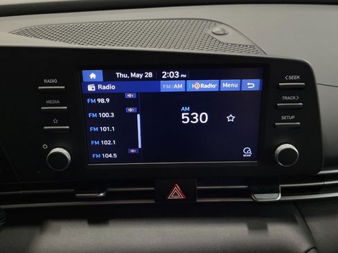 Used 2021 Hyundai Elantra SE FWD image 25