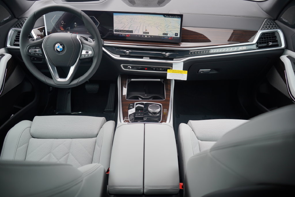 Used 2026 BMW X5 sDrive40i w/ Premium Package RWD image 13