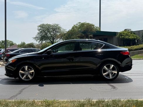 Used 2014 Acura ILX w/ Technology Package FWD image 9