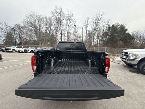 Used 2025 GMC Sierra 1500 Elevation image 22