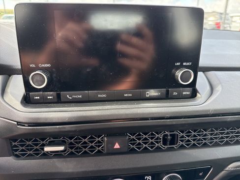 Used 2023 Honda Accord EX image 23