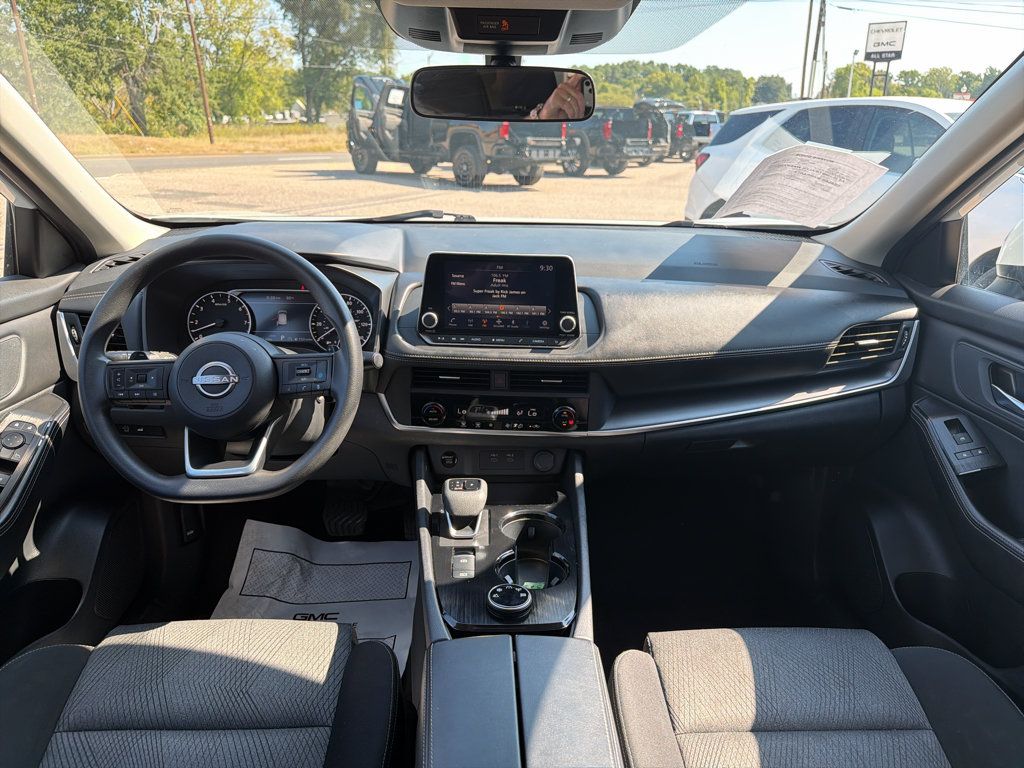 Used 2024 Nissan Rogue SV AWD/4WD image 19