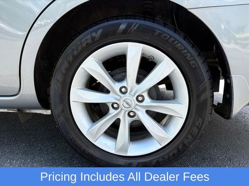 Used 2014 Nissan Versa FWD image 26