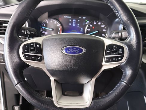Used 2020 Ford Explorer XLT w/ Equipment Group 202A RWD image 3
