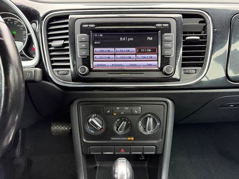 Used 2015 Volkswagen Beetle TDI image 20