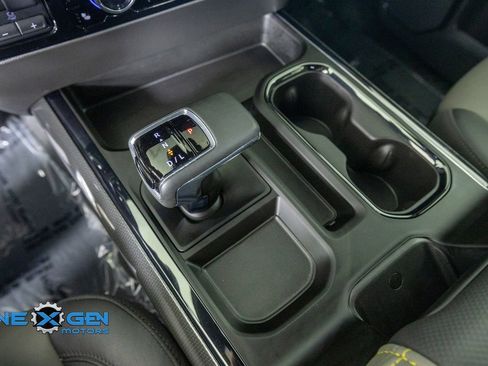 Used 2025 Chevrolet Silverado 1500 ZR2 w/ Technology Package AWD/4WD image 23