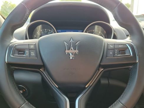 Used 2018 Maserati Levante AWD/4WD image 22