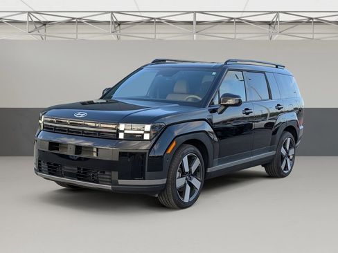 Used 2025 Hyundai Santa Fe Limited image 6