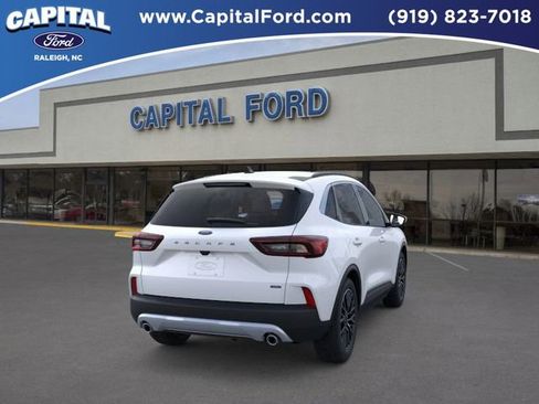 New 2026 Ford Escape SE image 8