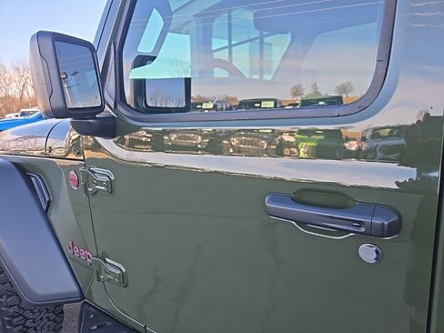 Used 2023 Jeep Wrangler Unlimited Rubicon w/ Safety Group image 31