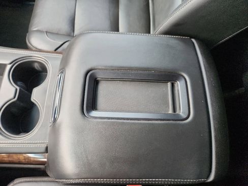 Certified 2020 Chevrolet Suburban LT AWD/4WD image 24