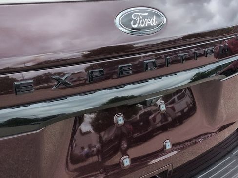 Used 2023 Ford Expedition Limited AWD/4WD image 13