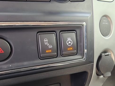 Used 2019 Nissan Titan PRO-4X w/ Pro-4x Convenience Package image 36