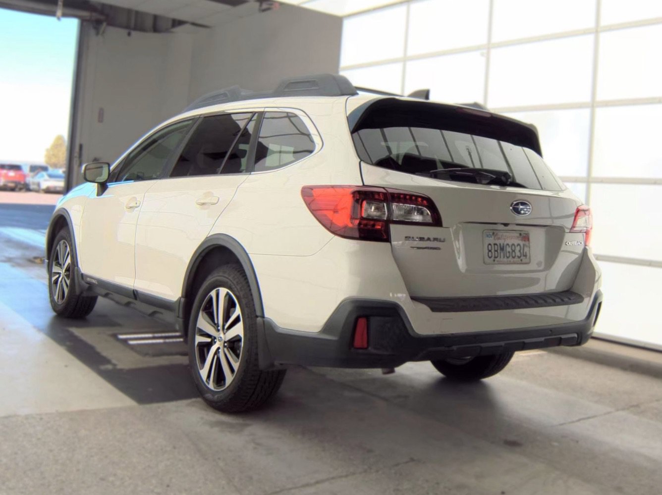 Used 2018 Subaru Outback 2.5i Limited AWD/4WD image 6