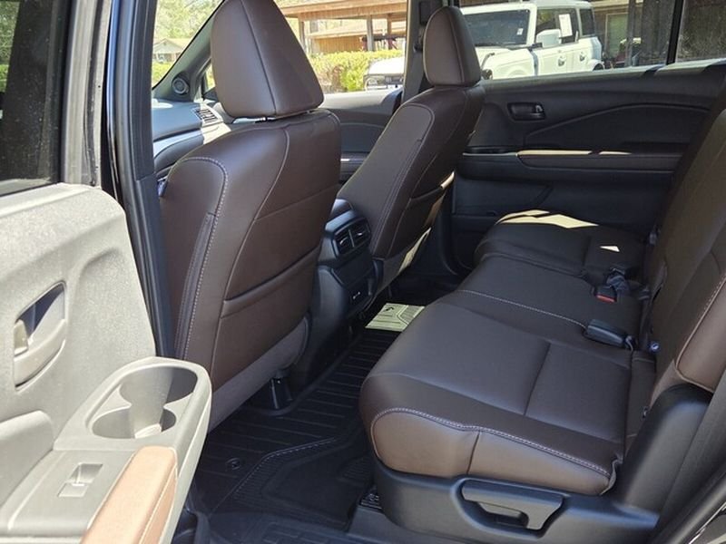 Used 2025 Honda Passport EX-L image 9