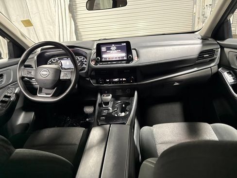 Used 2025 Nissan Rogue SV FWD image 13
