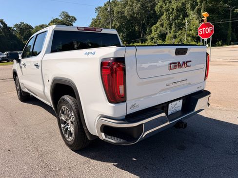 Used 2025 GMC Sierra 1500 SLT AWD/4WD image 4