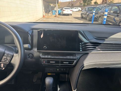 Used 2025 Toyota Camry LE image 18