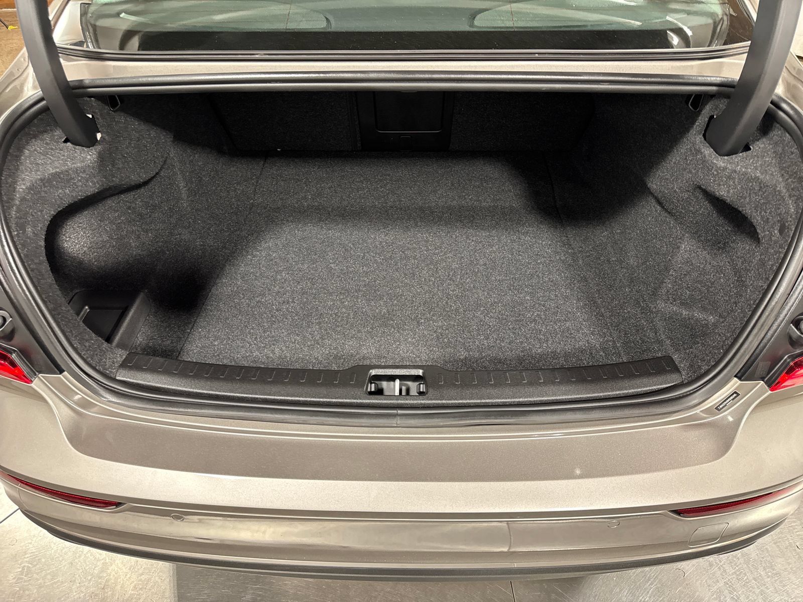 Used 2021 Volvo S60 T6 Momentum w/ Premium Package AWD/4WD image 28
