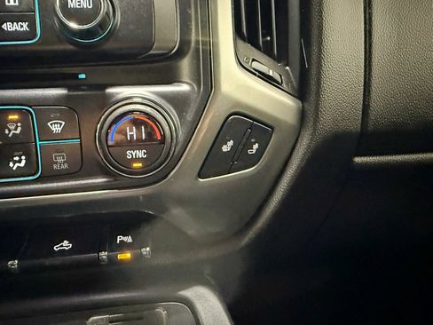 Used 2018 Chevrolet Silverado 1500 LT w/ All Star Edition image 21