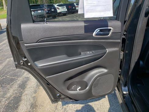 Used 2020 Jeep Grand Cherokee Laredo AWD/4WD image 14
