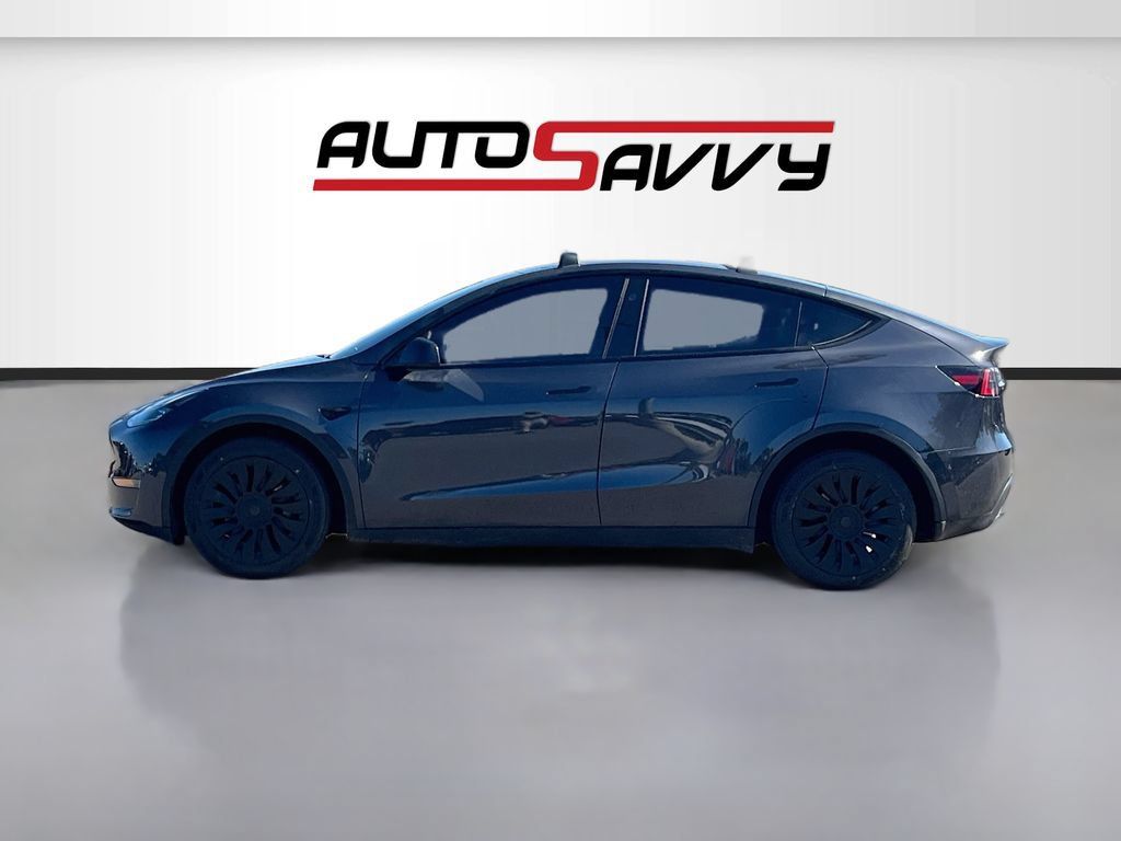 Used 2024 Tesla Model Y Long Range AWD/4WD image 4