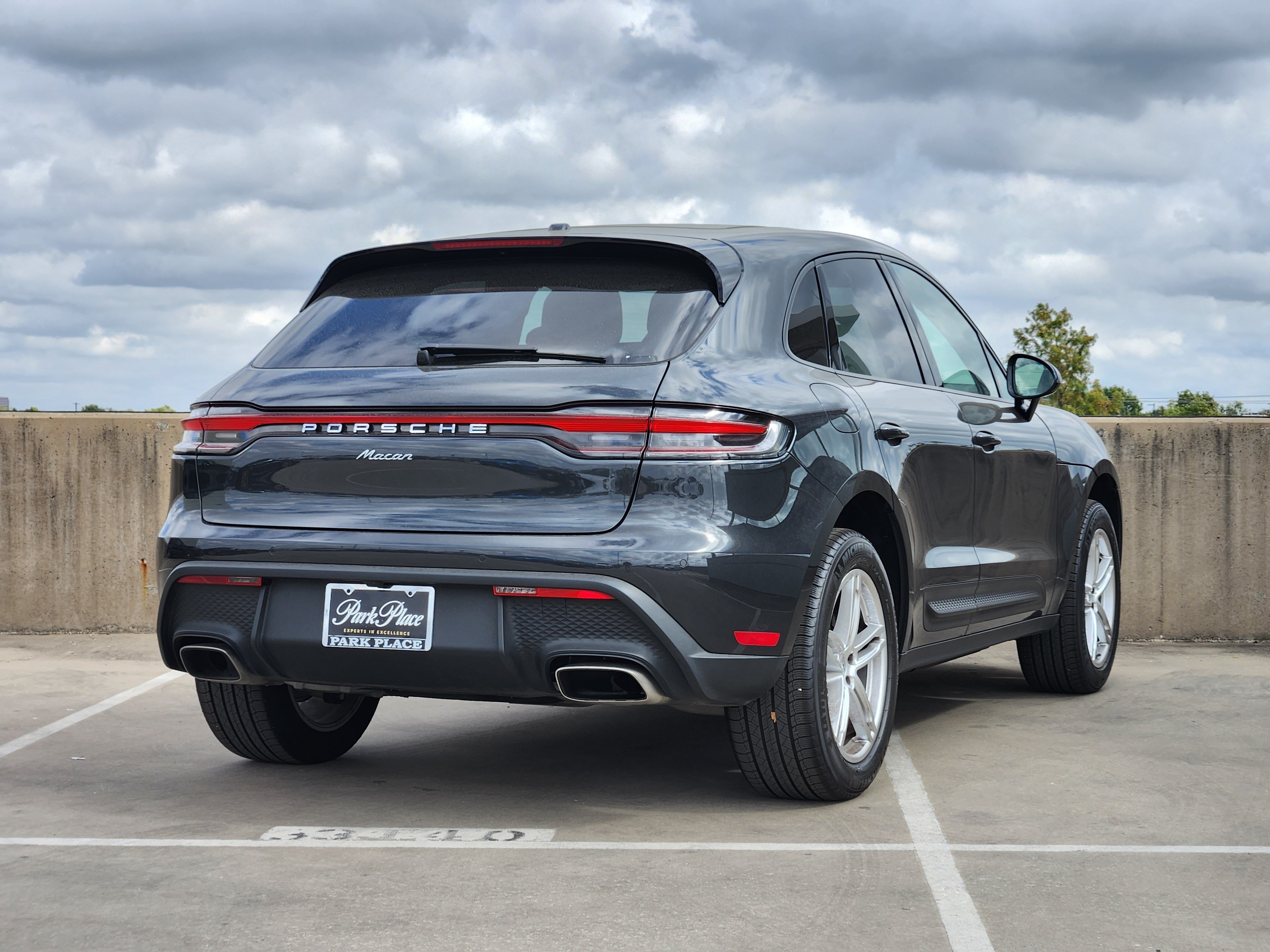 Certified 2026 Porsche Macan AWD/4WD image 8