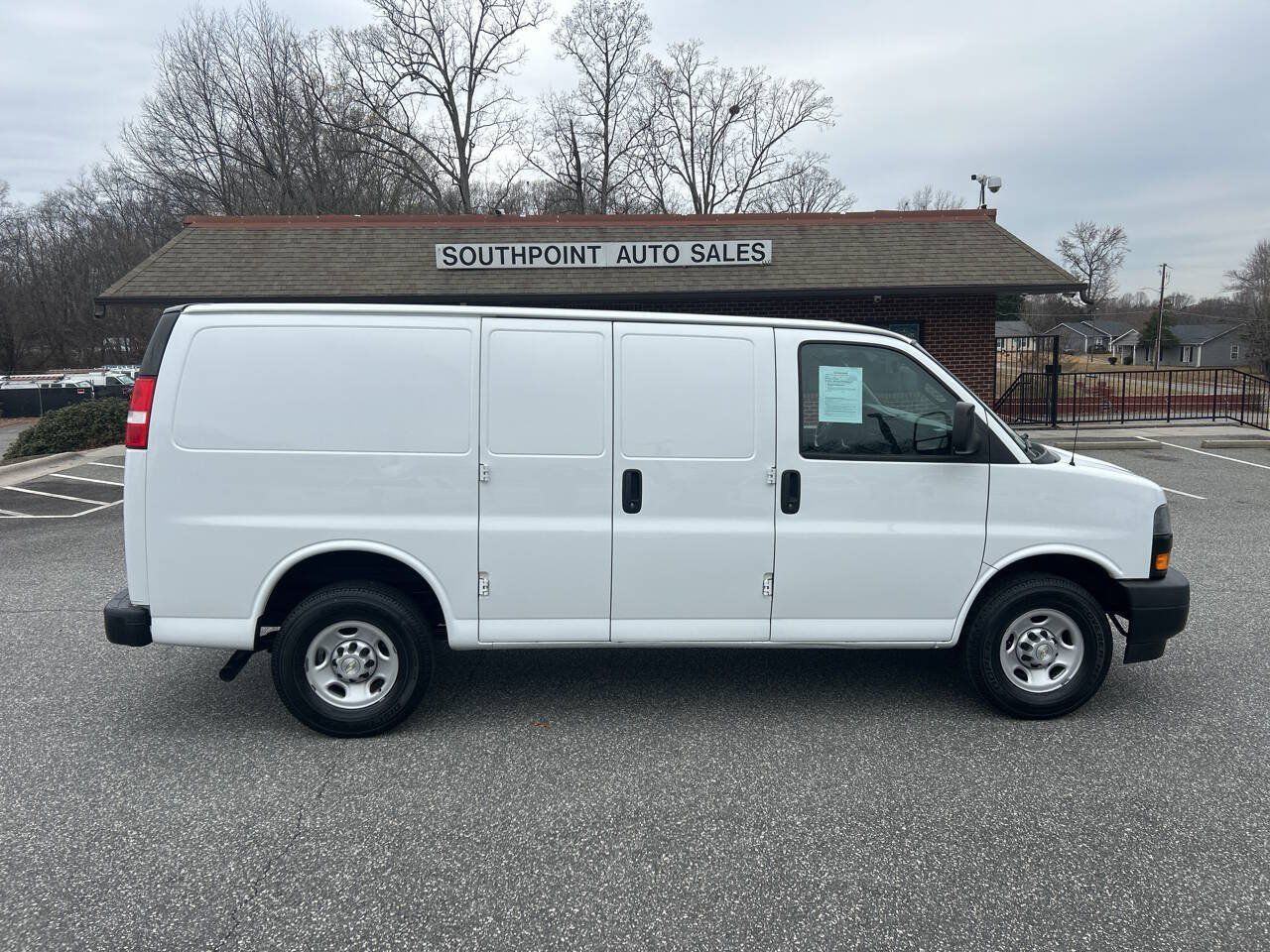 Used 2020 Chevrolet Express 2500 w/ Driver Convenience Package RWD image 2