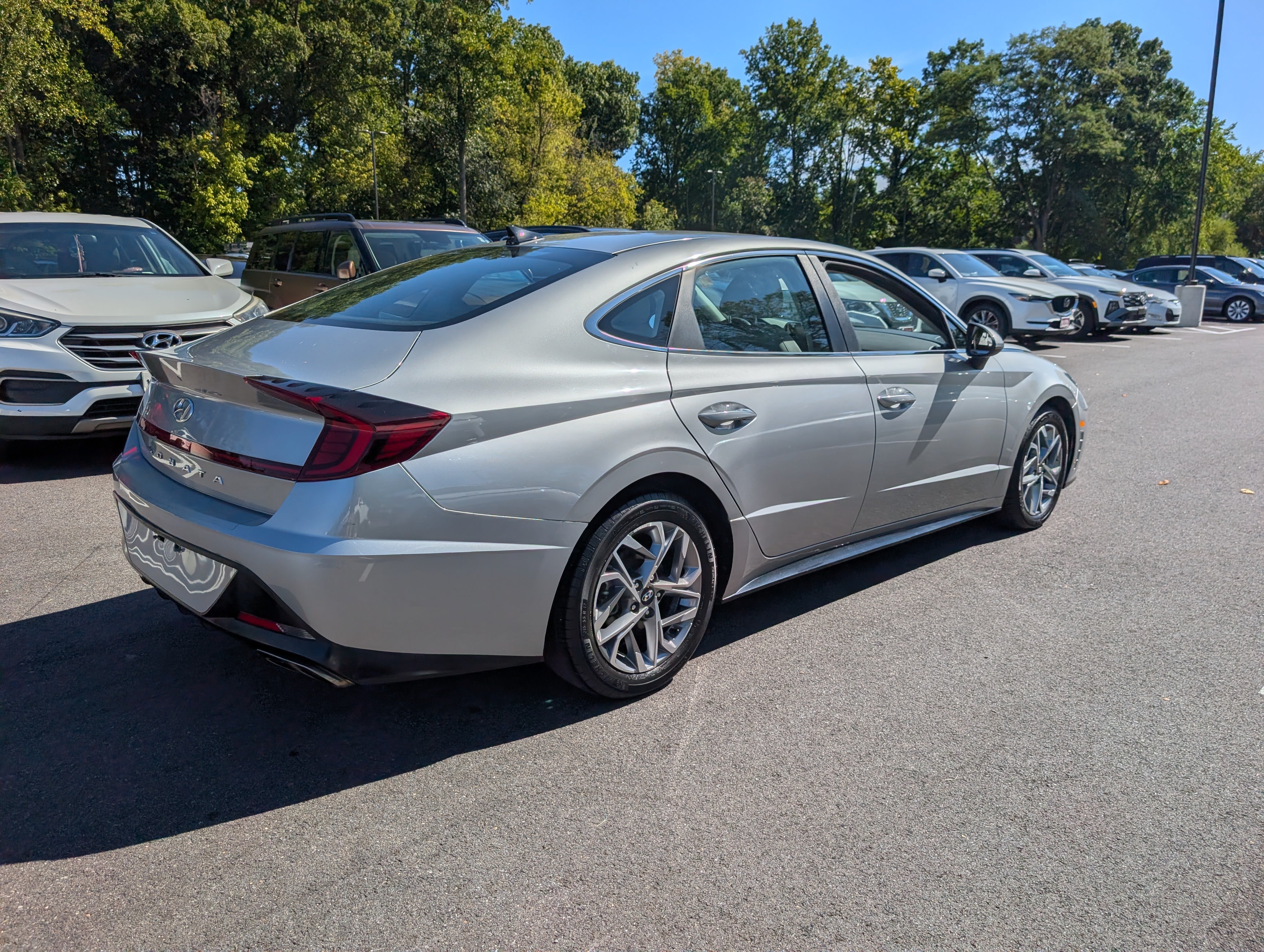 Used 2020 Hyundai Sonata SEL w/ Convenience Package FWD image 3