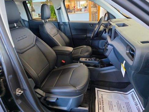 New 2025 Ford Maverick Lobo image 19