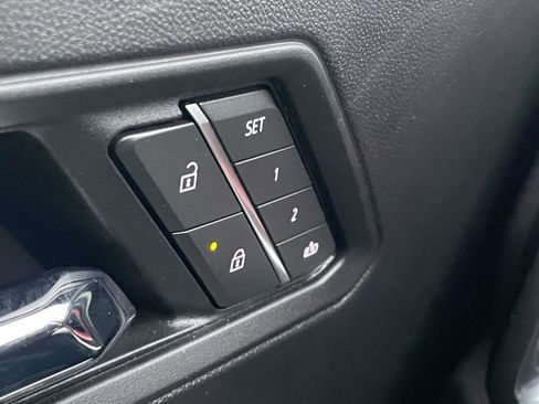 Used 2025 GMC Canyon AT4 w/ AT4X Package image 8