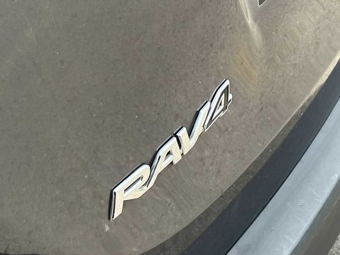 Used 2015 Toyota RAV4 XLE AWD/4WD image 19
