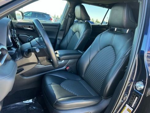 Used 2024 Toyota Highlander XSE image 13