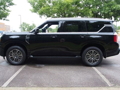 New 2026 Nissan Armada SL w/ Captain's Chari Seat Package image 4