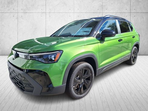 New 2026 Volkswagen Taos SE image 9