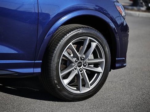 Certified 2025 Audi Q3 2.0T Premium w/ Convenience Package image 5