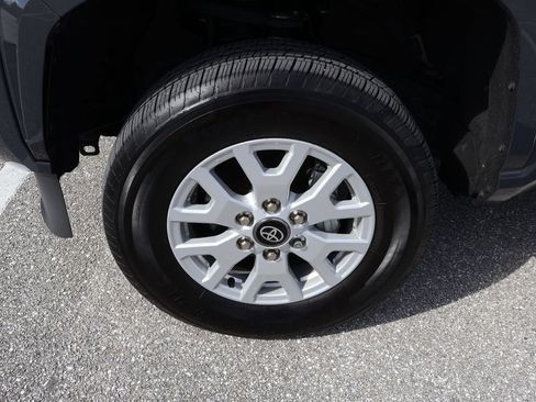 Used 2025 Toyota Tacoma SR5 AWD/4WD image 4