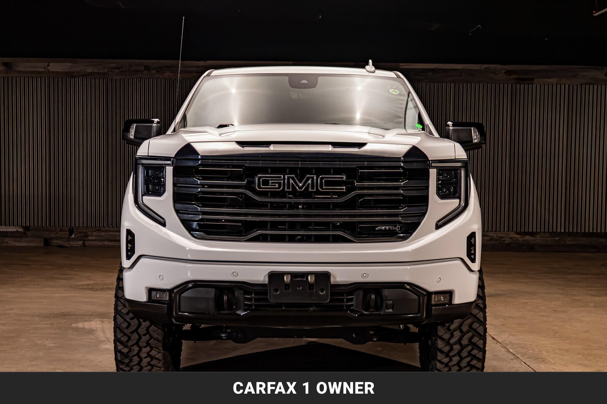 Used 2023 GMC Sierra 1500 AT4 w/ Technology Package AWD/4WD image 4