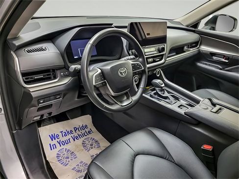 Certified 2025 Toyota Grand Highlander AWD image 9