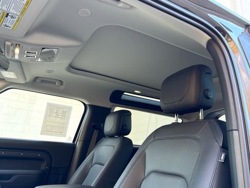 Certified 2024 Land Rover Defender 90 S image 11