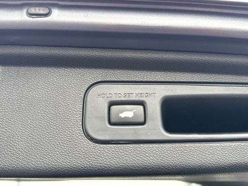 Certified 2023 Honda Odyssey Touring image 17