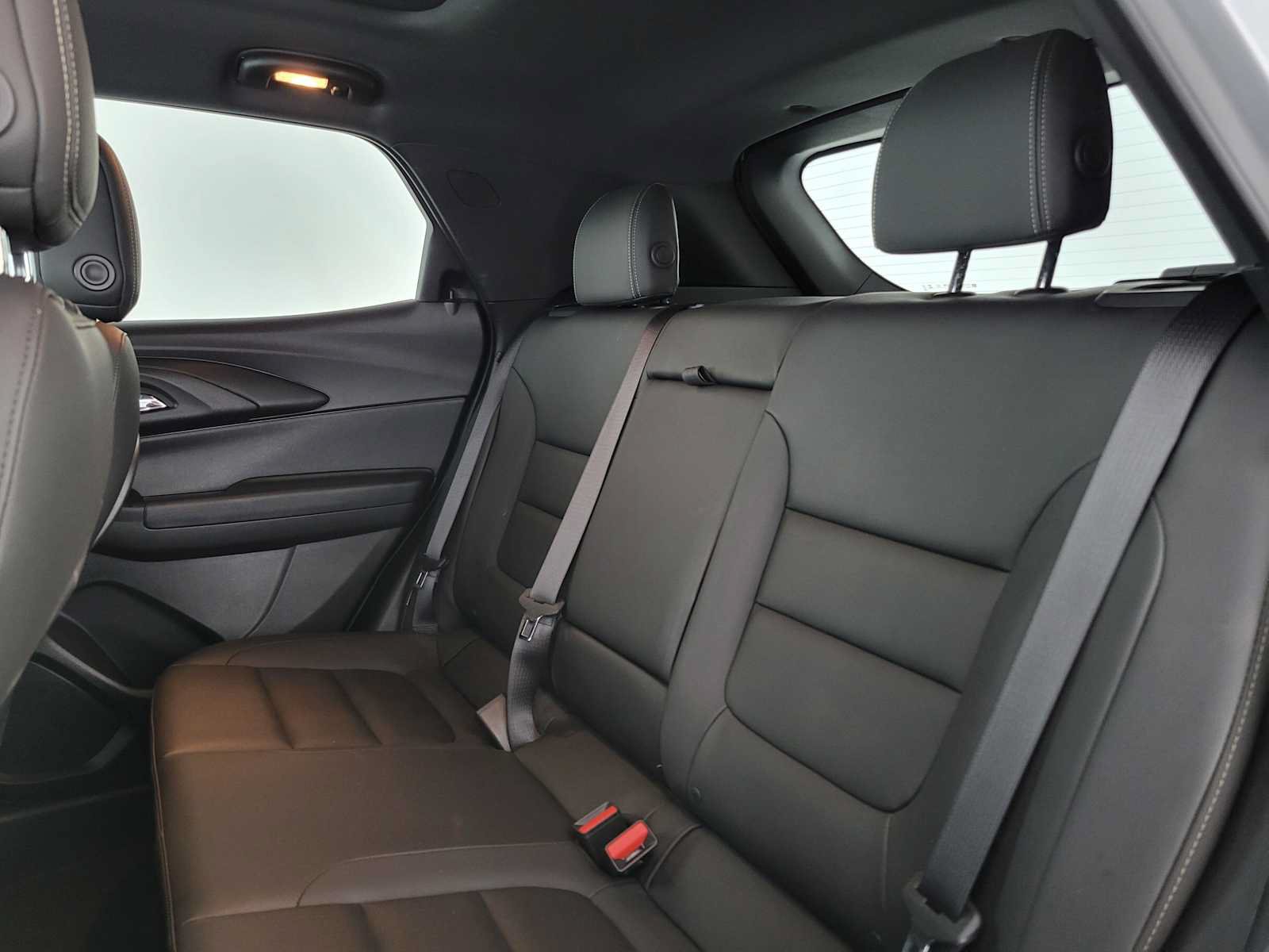 Used 2023 Chevrolet TrailBlazer ACTIV w/ Sun and Liftgate Package FWD image 17