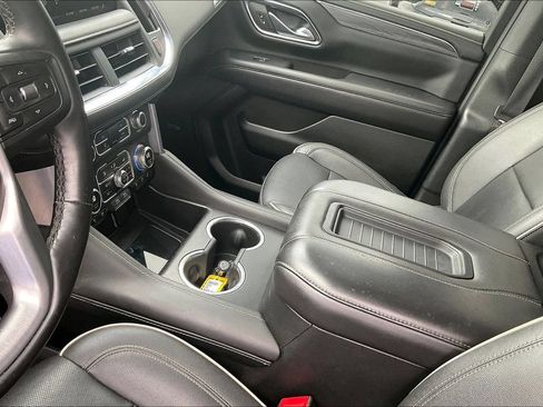 Used 2023 GMC Yukon XL SLT w/ SLT Premium Package AWD/4WD image 18