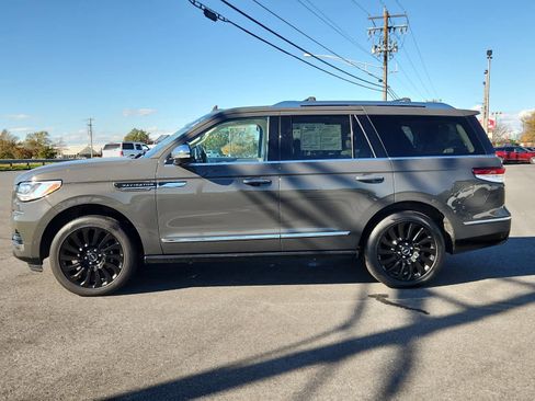 Used 2022 Lincoln Navigator Black Label image 5