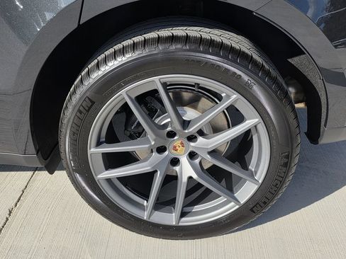 New 2026 Porsche Macan AWD/4WD image 13