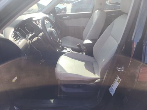 Used 2018 Volkswagen Tiguan SEL AWD/4WD image 10