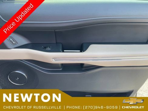 Used 2023 Ford Expedition Limited AWD/4WD image 26
