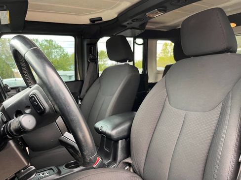Used 2016 Jeep Wrangler Unlimited Sport w/ Quick Order Package 24S AWD/4WD image 22